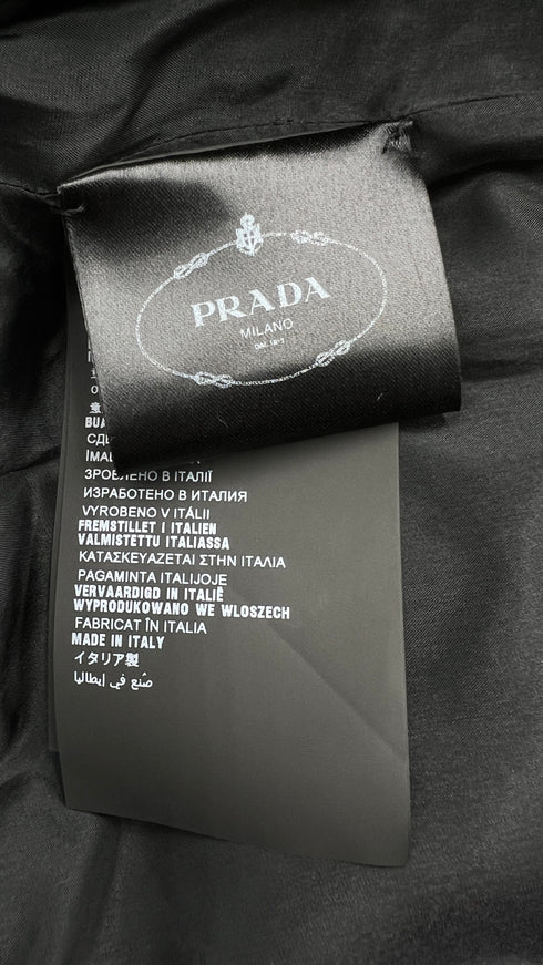 Abito in lana con cartellino