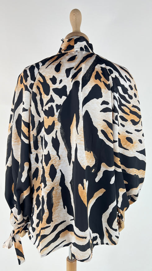 Camicia satin animalier con cartellino