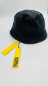 Bucket hat nero con cartellino