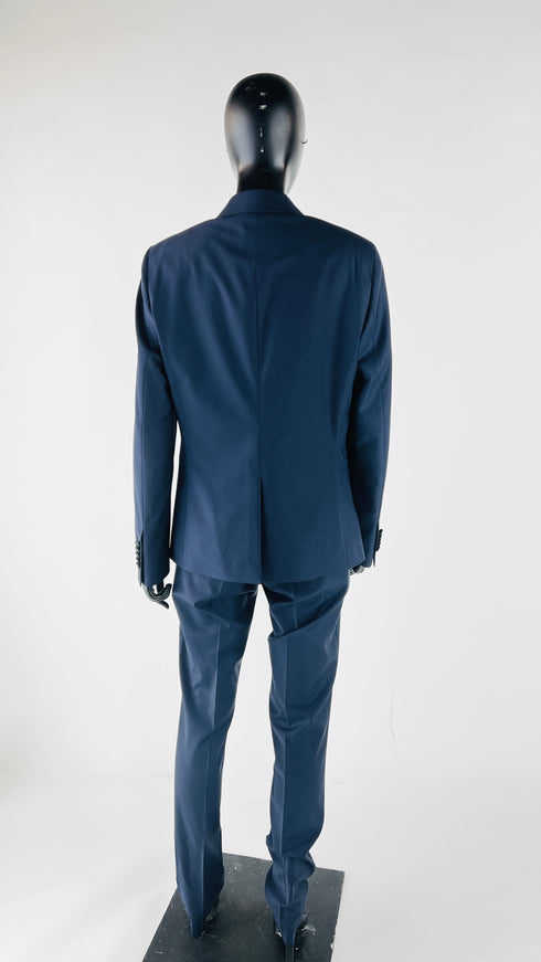 Completo slim -fit con cartellino