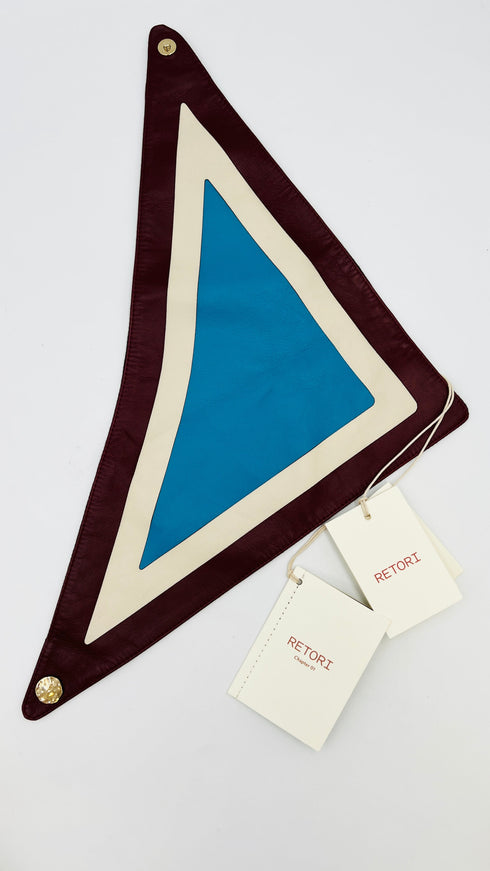 Foulard in pelle con cartellino