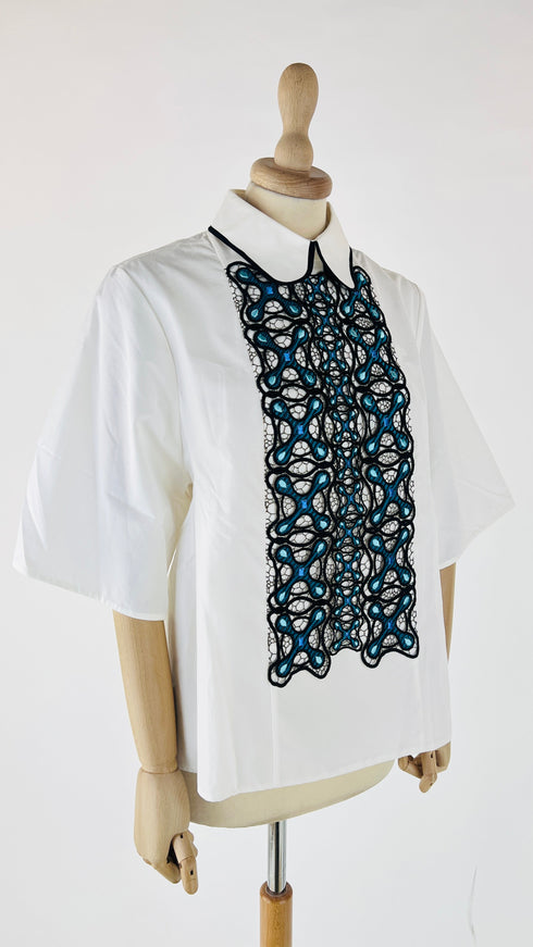 Camicia con pannello ricamato