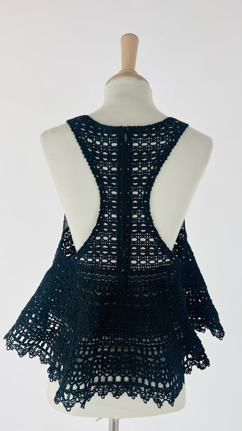 Top smanicato a crochet