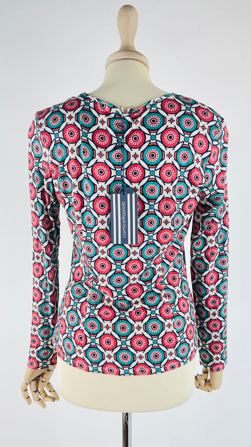 Longsleeve geometrica con cartellino