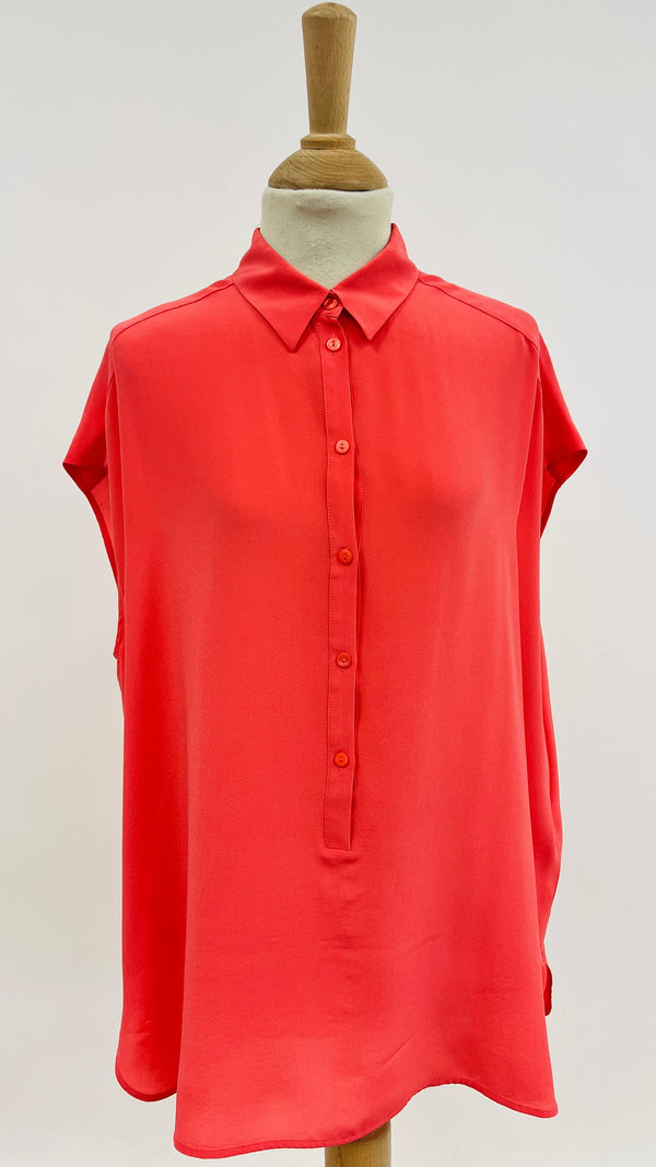 Camicia smanicata in seta