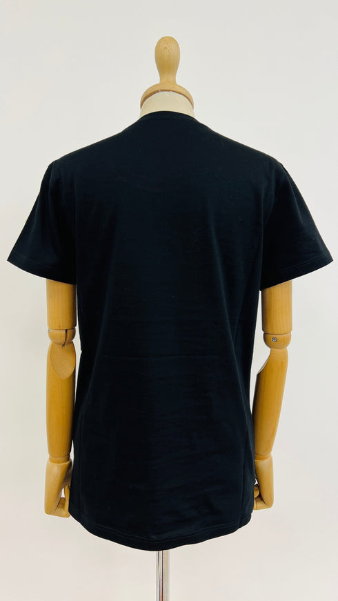 T-shirt con cartellino