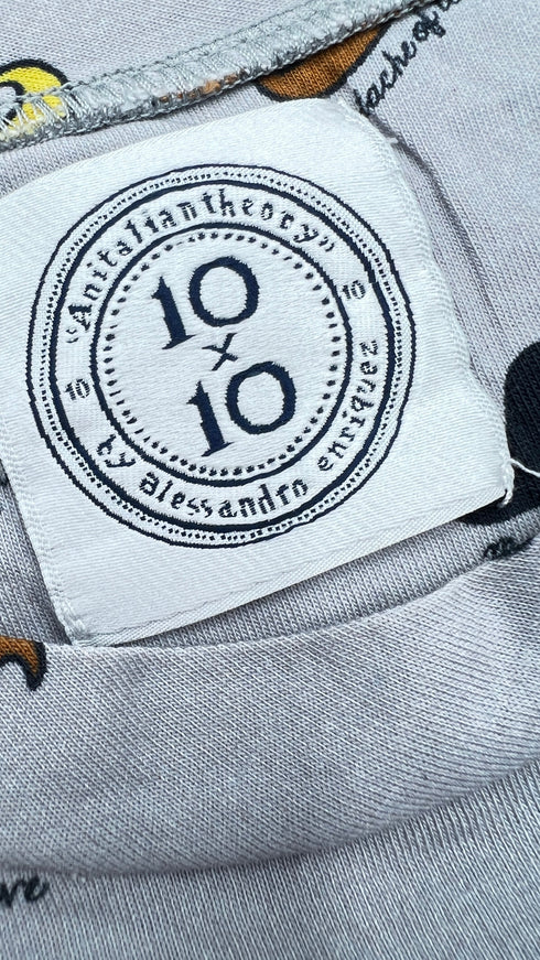 T-shirt con stampa baffi