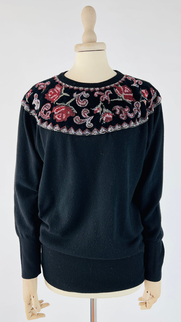 Maglia con decorazione perline