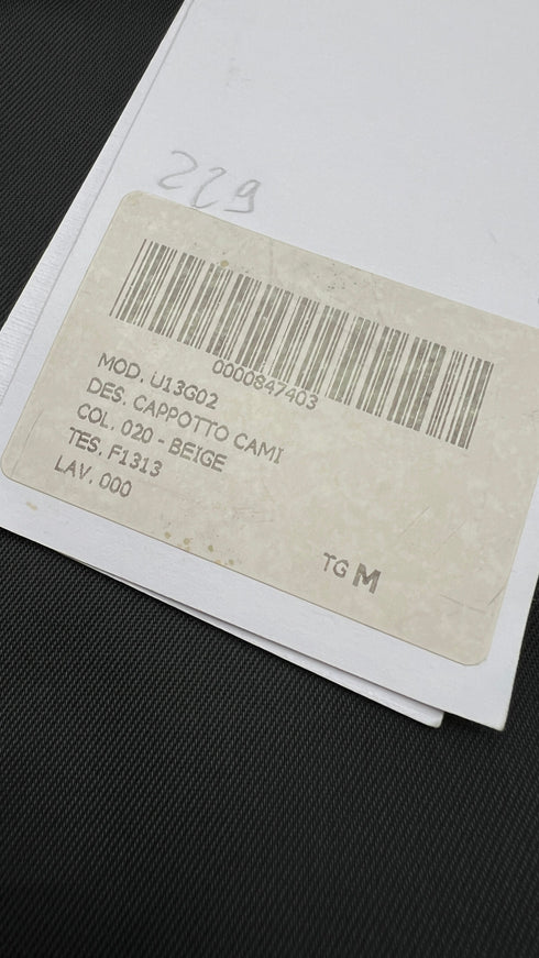 Cappotto animalier con cartellino