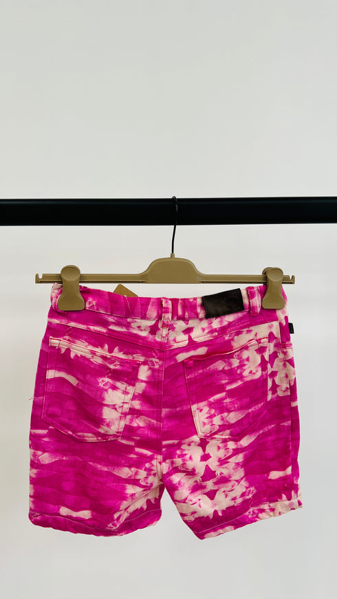 Shorts motivo fantasia