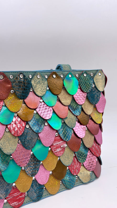 Borsa a spalla con applicazioni vintage