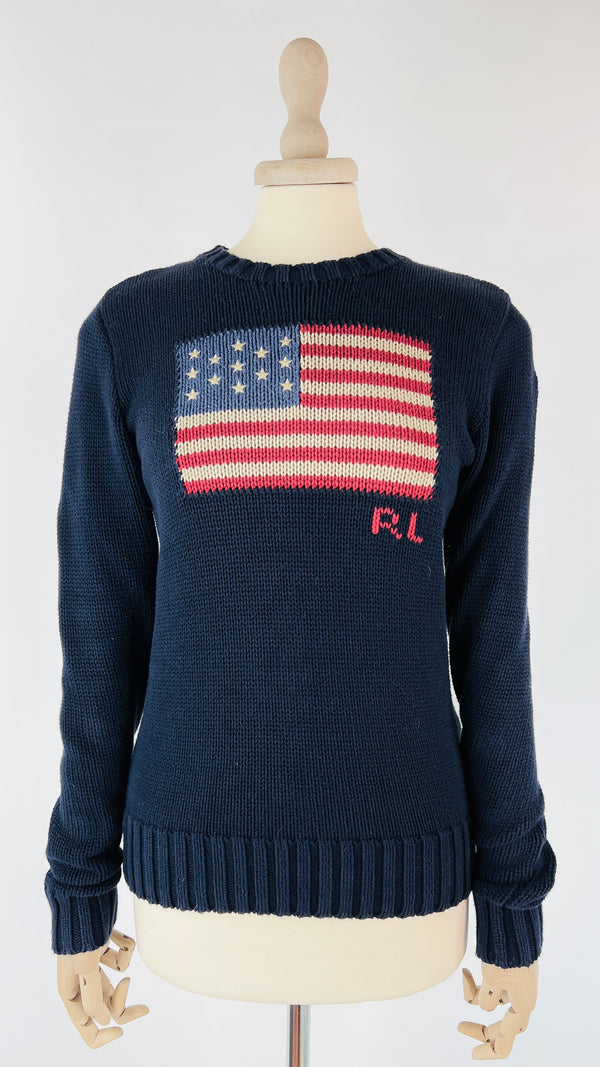 Maglione blu con bandiera
