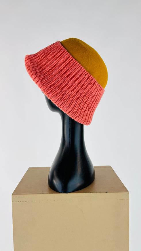 Cappello con inserto maglia