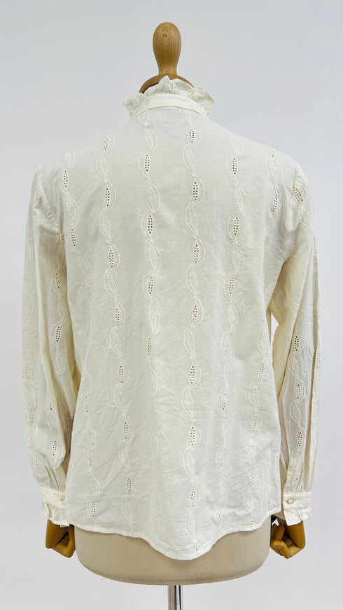 Camicia traforata collo volant