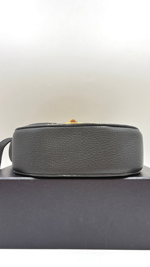 Borsa a spalla con borchie