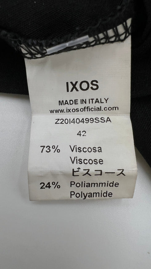 Top cropped scollo asimmetrico