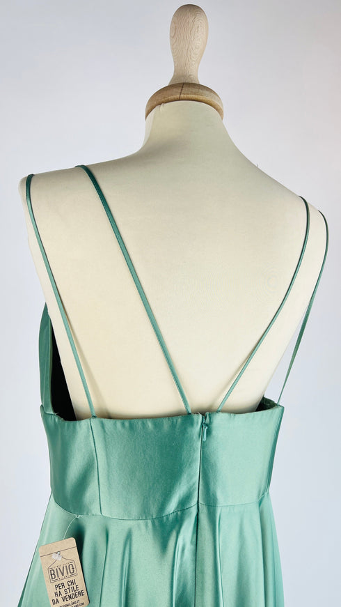 Abito lungo in raso con stola