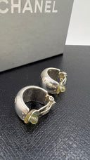 Orecchini in argento con logo CHANEL