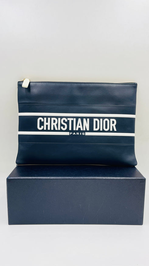 Pochette in pelle blu