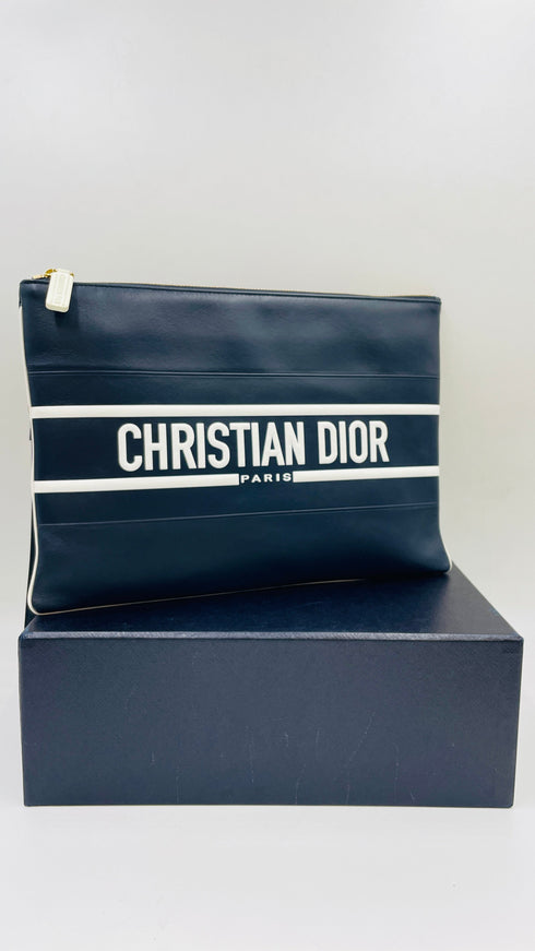 Pochette in pelle blu