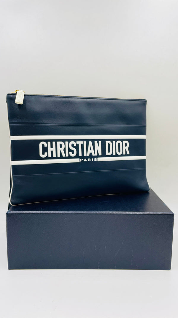 Pochette in pelle blu