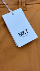 Pantaloni slim cut con cartellino MKT studio