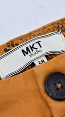 Pantaloni slim cut con cartellino MKT studio