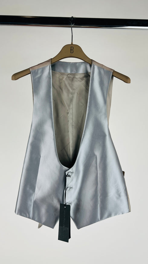 Gilet in raso con cartellino