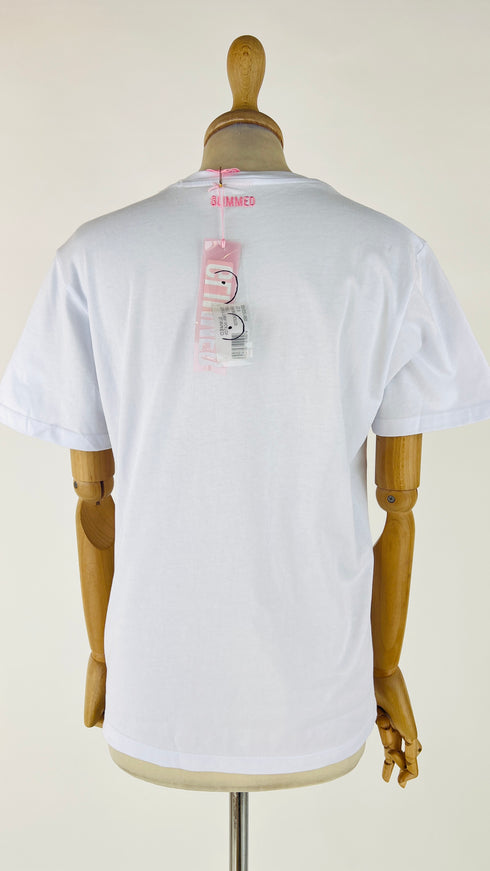 T-shirt con scritta e cartellino