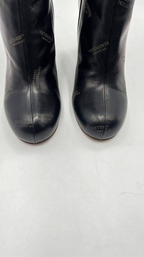 Stivaletto logato N.38