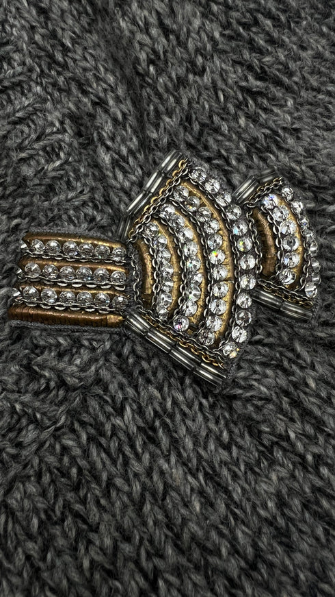 Maglia con ricami e strass