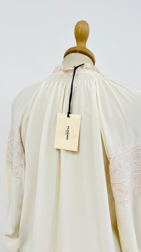 Camicia ricamata con cartellino
