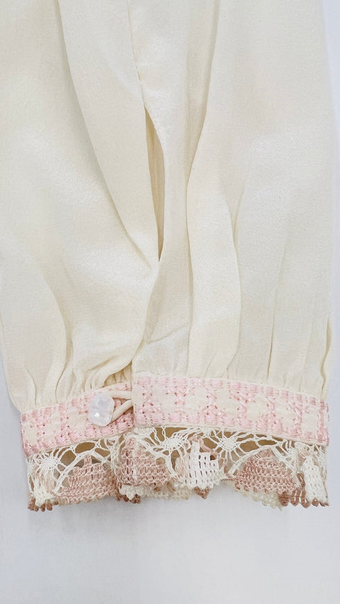 Camicia ricamata con cartellino