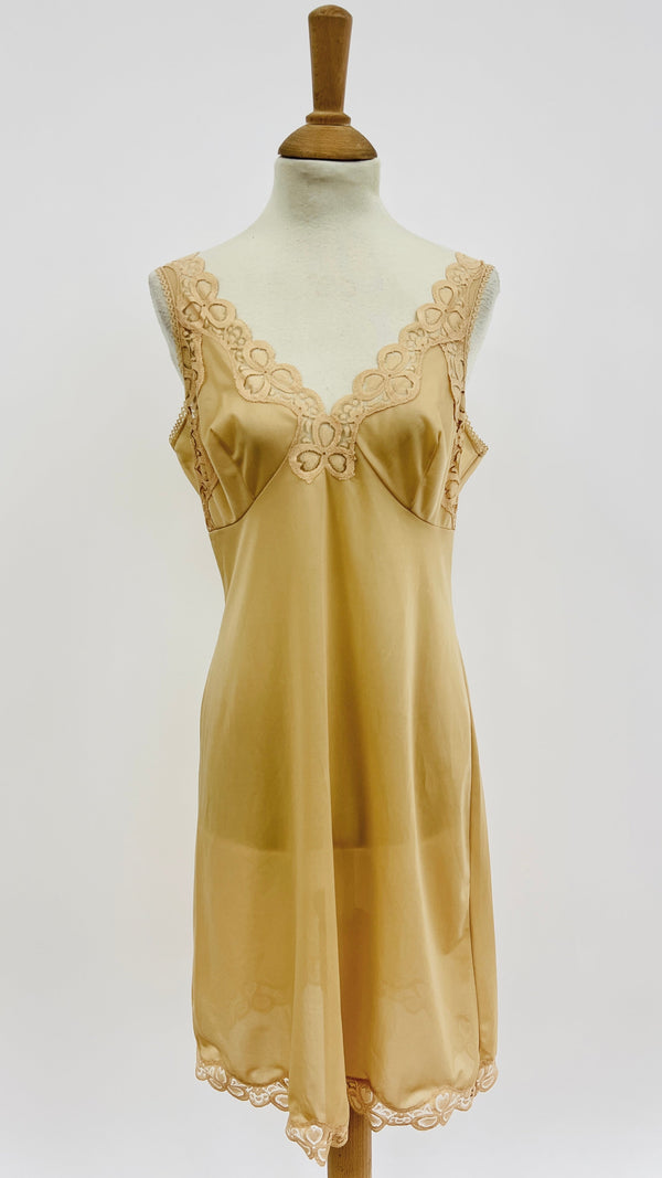 Abito midi scollo pizzo