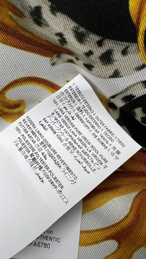 Caban in lana con spilla