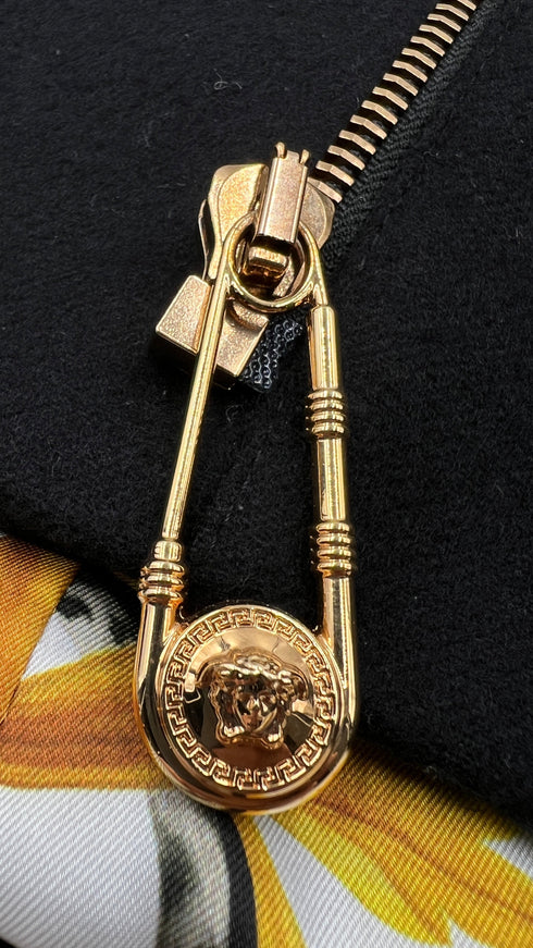 Caban in lana con spilla