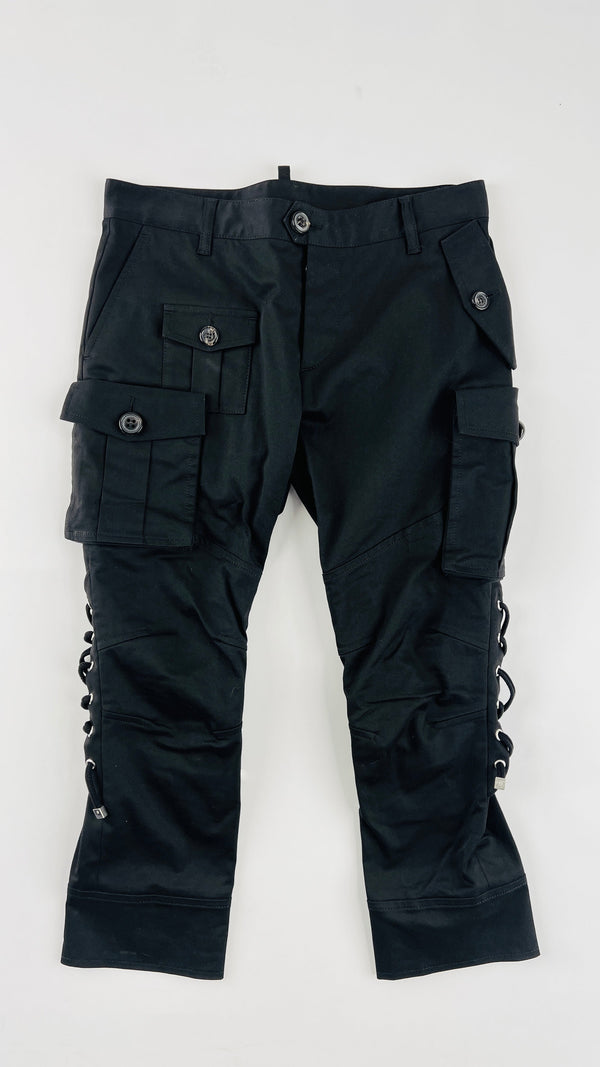Pantaloni capri lacci