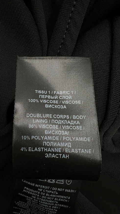 Abito lungo spalle imbottite
