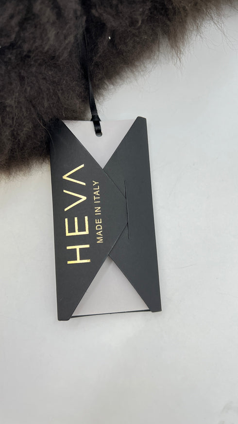 Borsa in pelliccia con cartellino