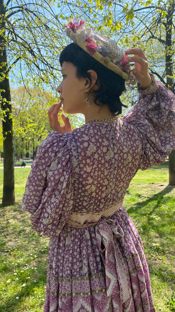 Cappello vintage da collezione con corona di fiori (Schiaparelli)