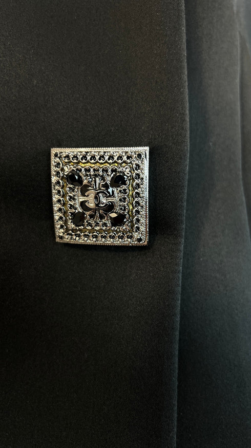 Chanel blazer in raso di seta con bottoni gioiello taglia 42 IT